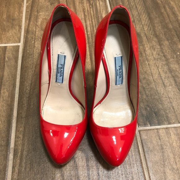 Prada Fiery Red Vernice Hidden Platform Pump 4 34 - Picture 3 of 8